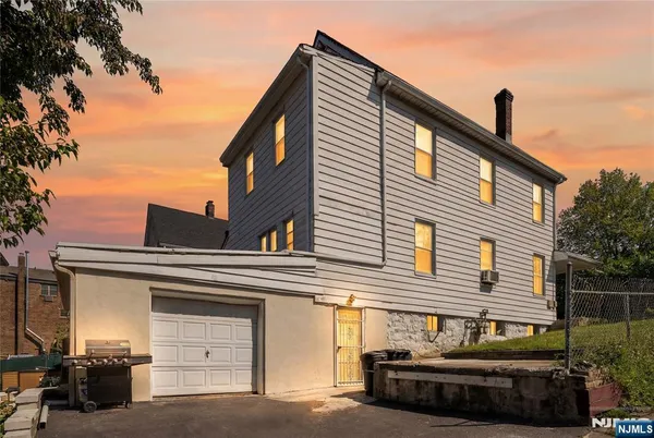 $819,000 | 539 Bergen Boulevard, Ridgefield, NJ 07657