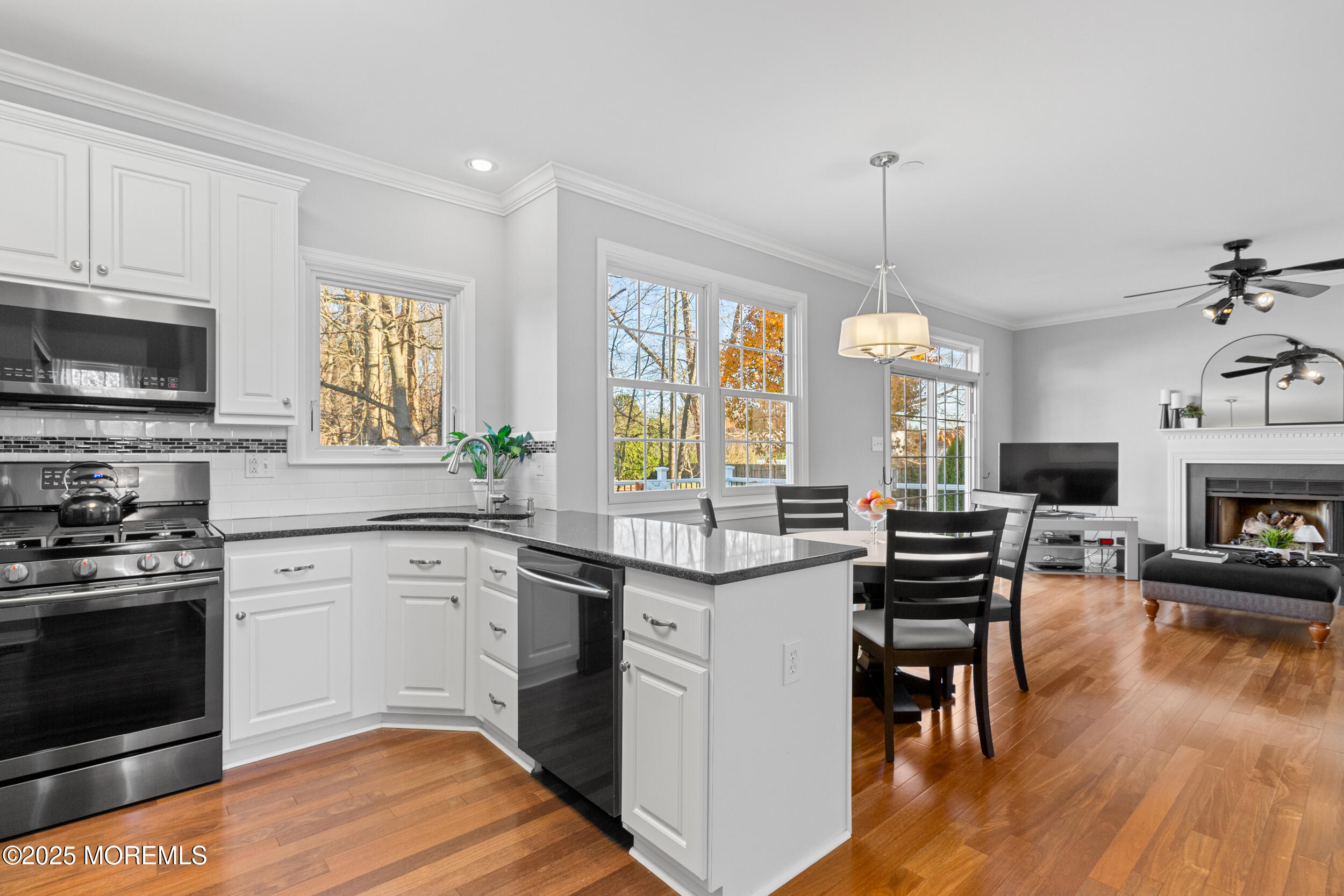 19 Danella Way Howell, NJ 07731 - Photo 7 of 26 7_img_0150