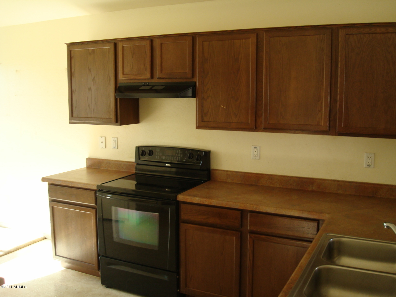 8606 West Payson Road Tolleson, AZ 85353 - Photo 4 of 11 Kitchen