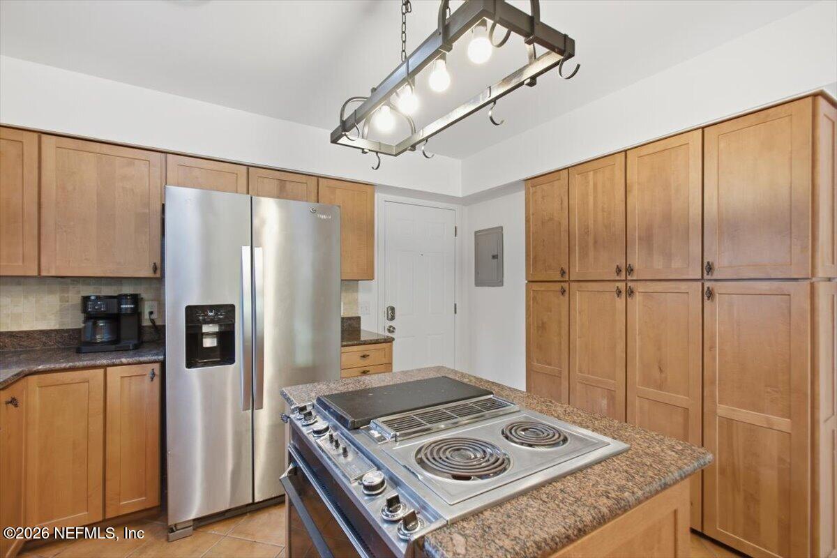1425 Oak Haven Road Jacksonville, FL 32207 - Photo 10 of 25 10-Kitchen
