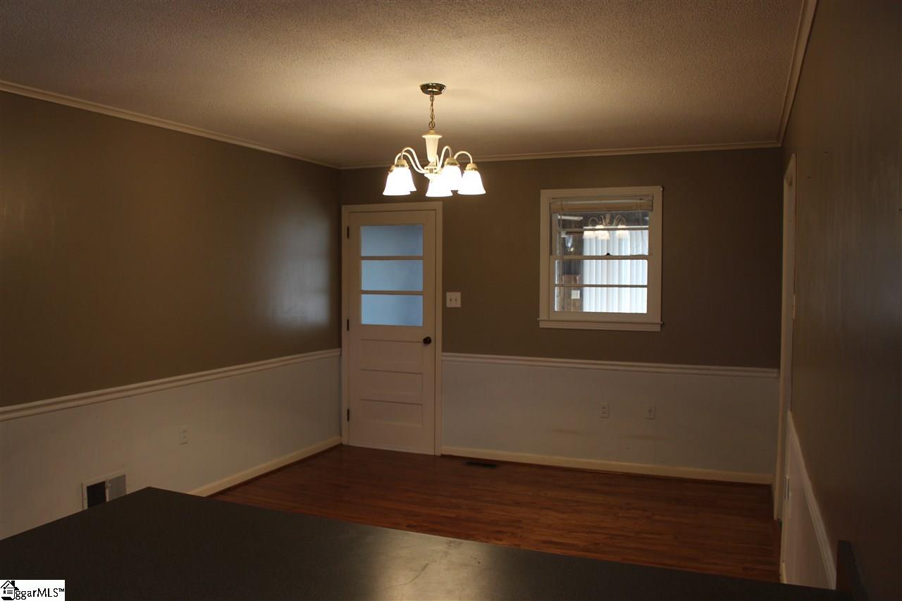374 Flatwood Road Spartanburg, SC 29303 - Photo 2 of 18