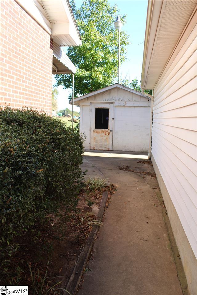 374 Flatwood Road Spartanburg, SC 29303 - Photo 16 of 18