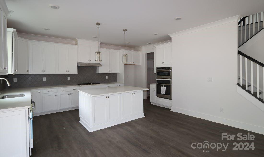 11113 Lochmere Road Charlotte, NC 28278 - Photo 4 of 6 Gallery Image 4