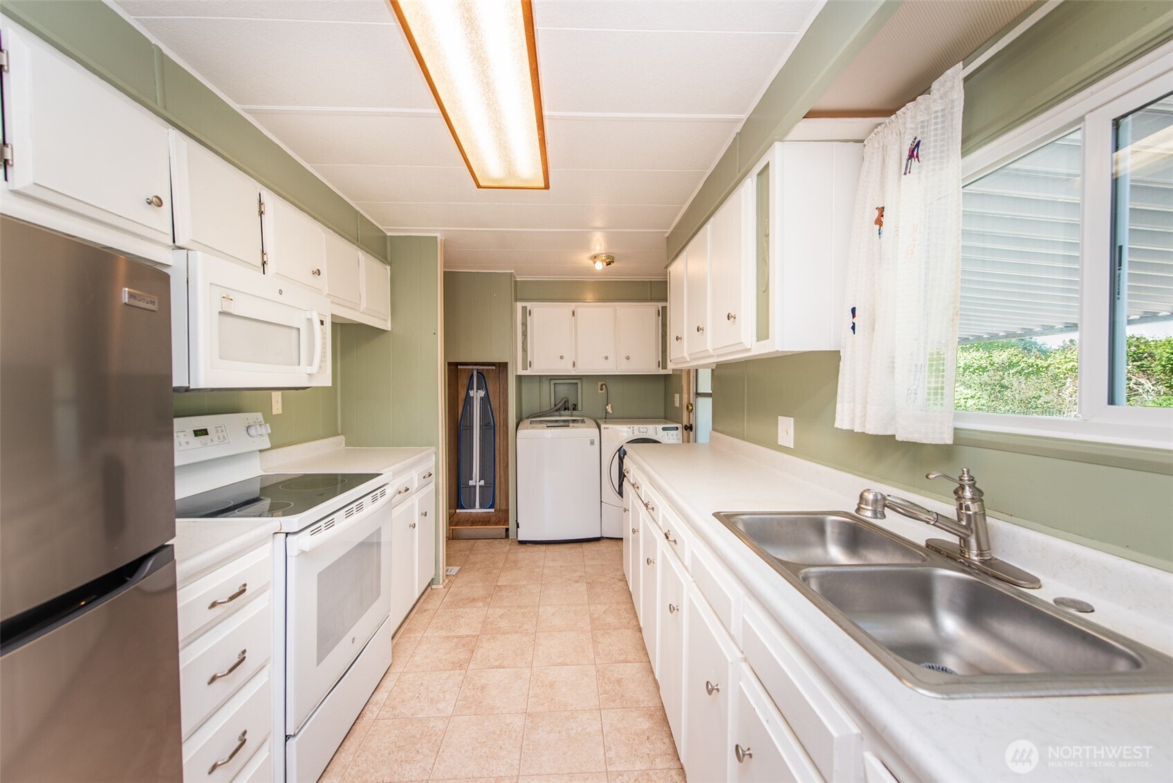 921 South 3rd Avenue, Unit 15 Sequim, WA 98382 - Photo 18 of 34
