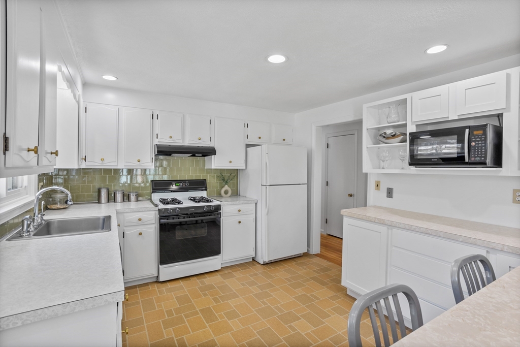 28 Minuteman Road Acton, MA 01720 - Photo 10 of 39 Gallery Image 10