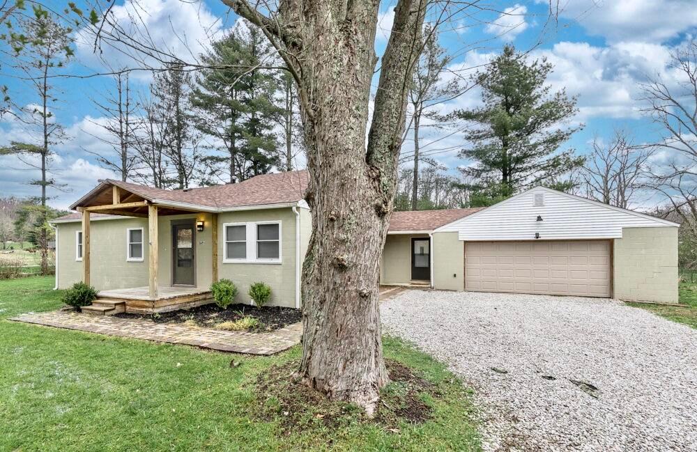 4540 Carpenter Road Southeast Lancaster, OH 43130 - Photo 1 of 16 162A7935-60B1-49D1-8D74-14D2A364405B_1_2