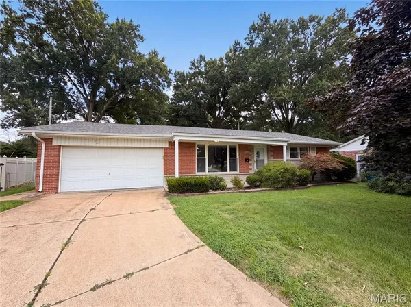 $297,000 | 871 Wycliffe Court, St. Louis, MO 63125