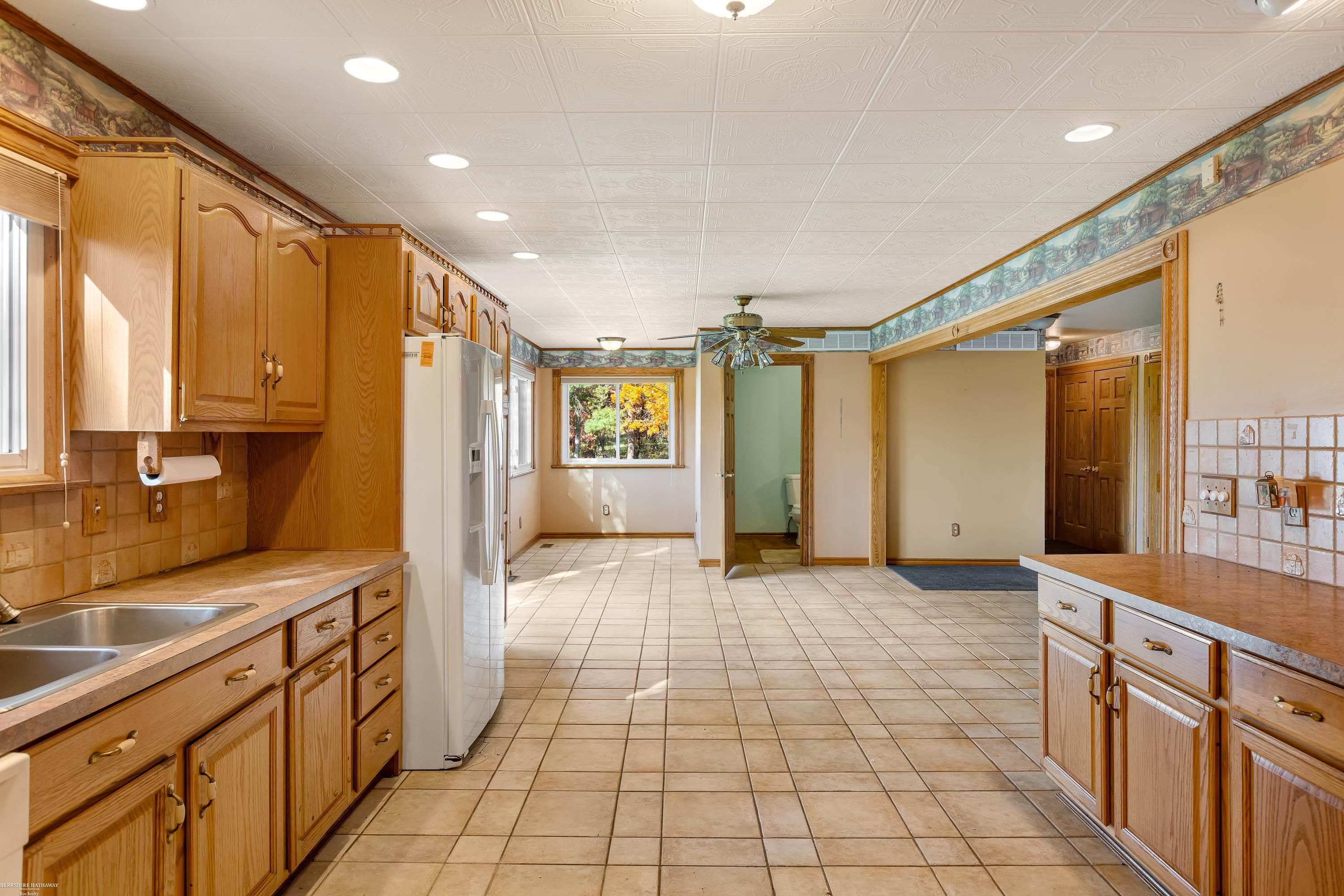 60313 Schoenherr Road Washington, MI 48094 - Photo 21 of 63 50159186-db7eabc8-86fa-406c-b639-07509ce0131d.JPG
