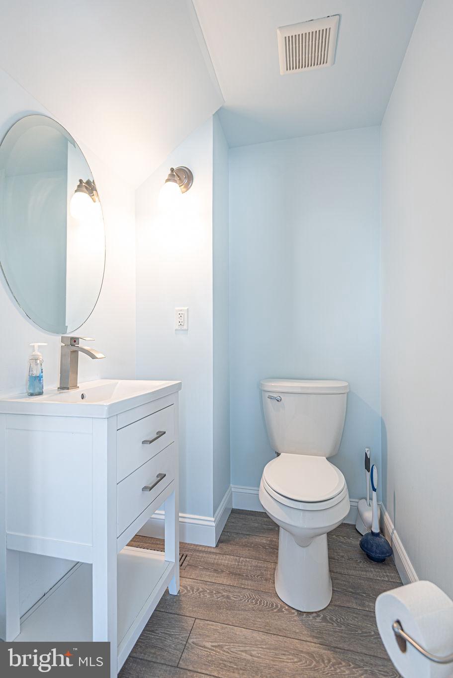 10404 New Quay Road Ocean City, MD 21842 - Photo 15 of 44 half bath