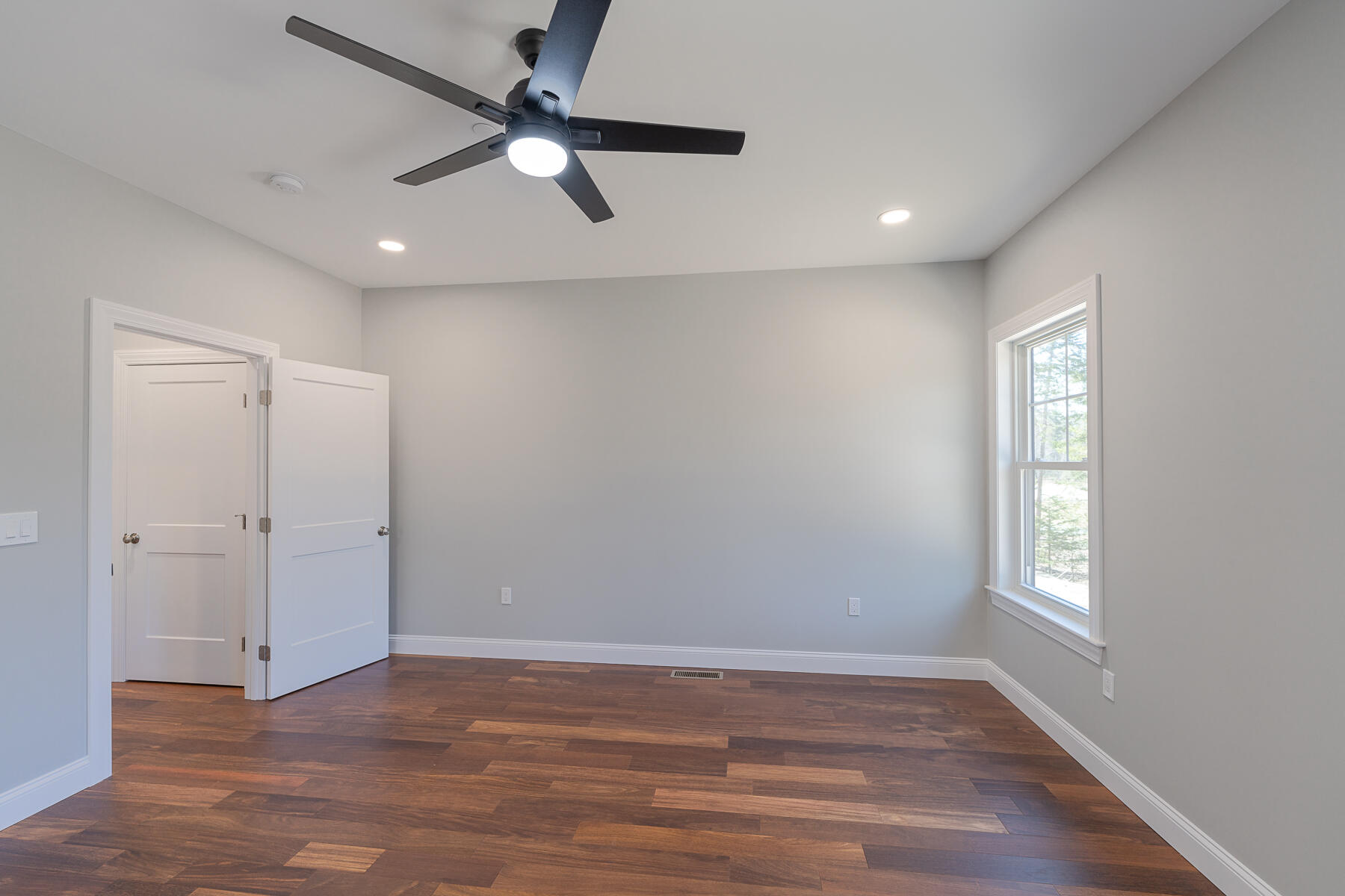 54 Forest Drive Arundel, ME 04046 - Photo 25 of 78 1st Floor Primary