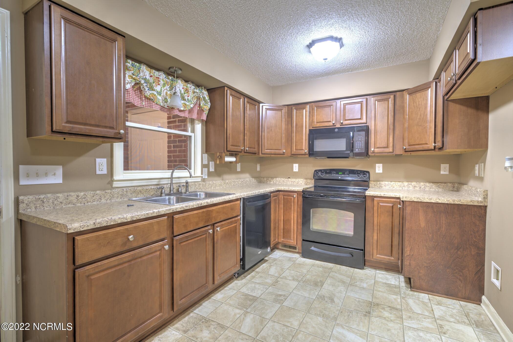 161 Crestview Drive Rockingham, NC 28379 - Photo 31 of 46 DSC04625_6_7_8_9