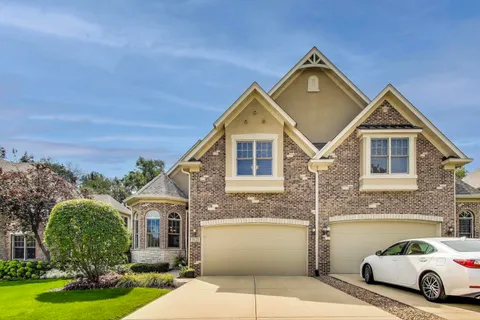 $685,000 | 3123 Thorne Hill Court, Unit 11, Lisle, IL 60532