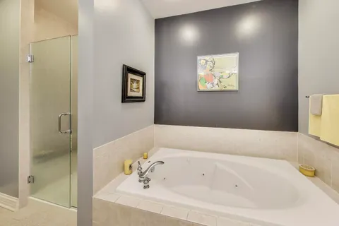 $685,000 | 3123 Thorne Hill Court, Unit 11, Lisle, IL 60532