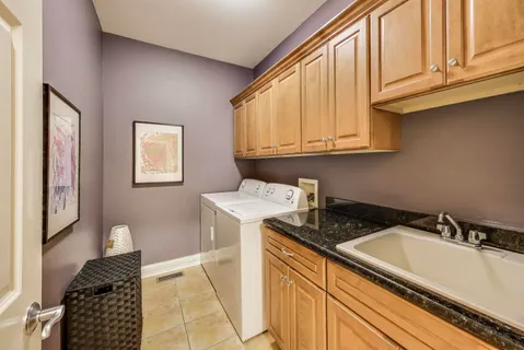 $685,000 | 3123 Thorne Hill Court, Unit 11, Lisle, IL 60532