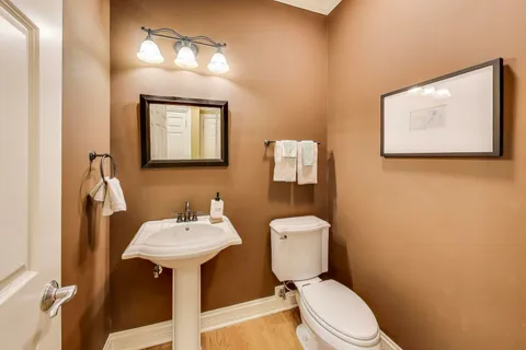 $685,000 | 3123 Thorne Hill Court, Unit 11, Lisle, IL 60532