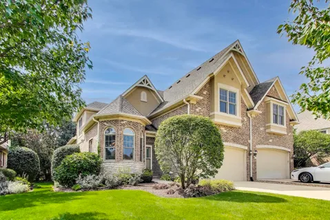 $685,000 | 3123 Thorne Hill Court, Unit 11, Lisle, IL 60532