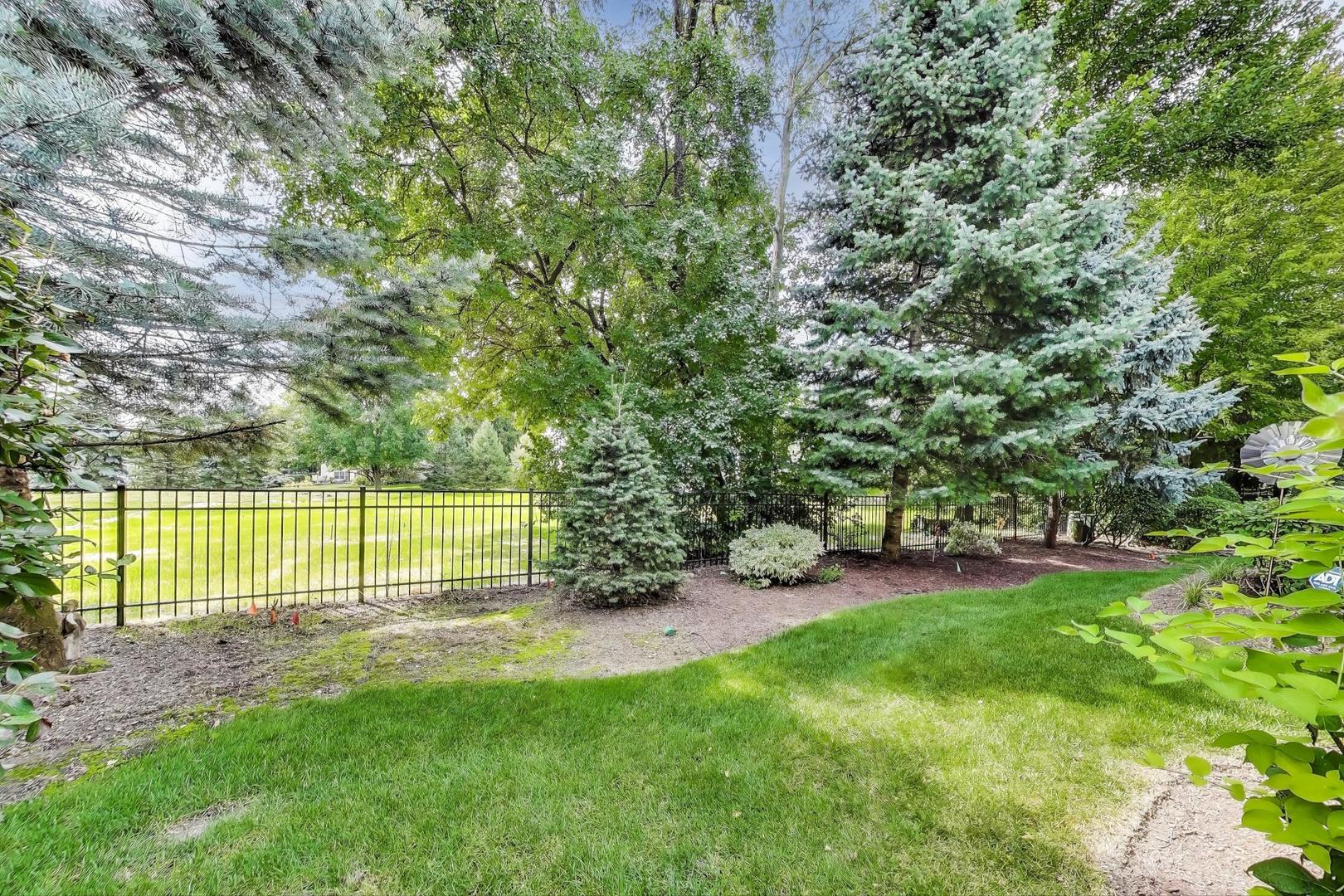 3123 Thorne Hill Court, Unit 11 Lisle, IL 60532 - Photo 35 of 37