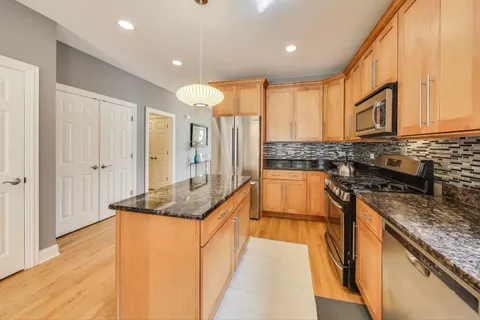 $685,000 | 3123 Thorne Hill Court, Unit 11, Lisle, IL 60532