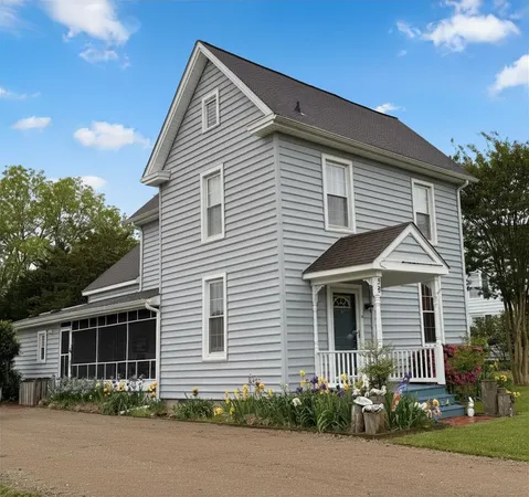 $289,000 | 38 Main Street, Wachapreague, VA 23480