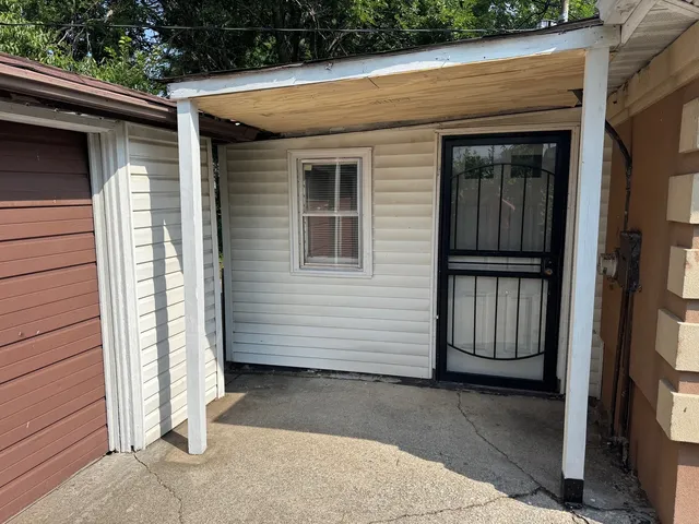 a view of front door and small space