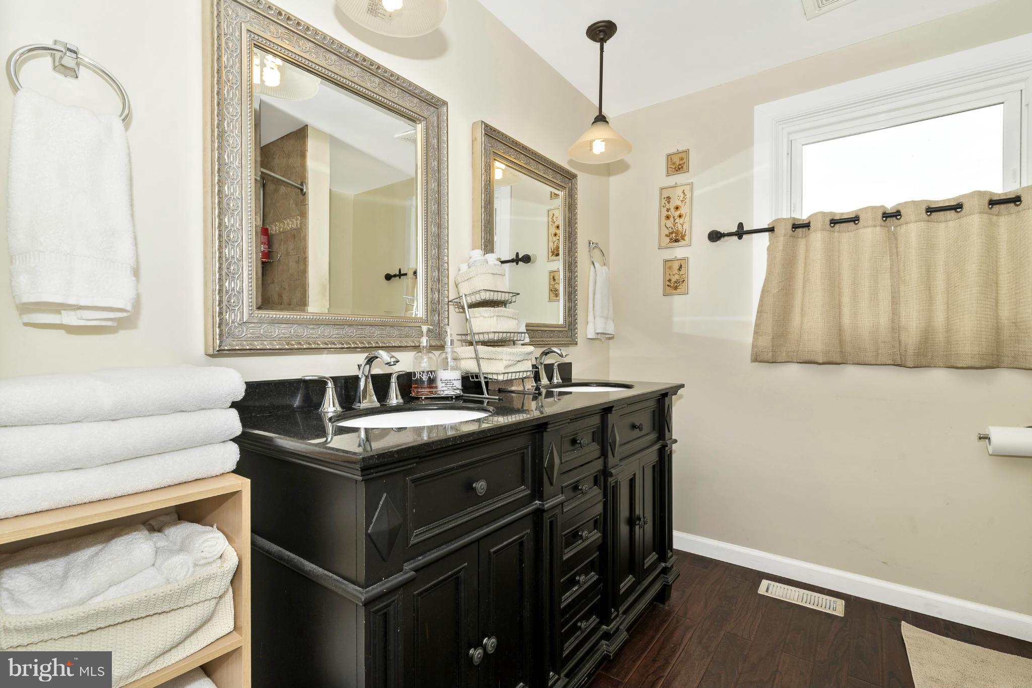8341 Reno Monument Road Middletown, MD 21769 - Photo 17 of 30 Bath