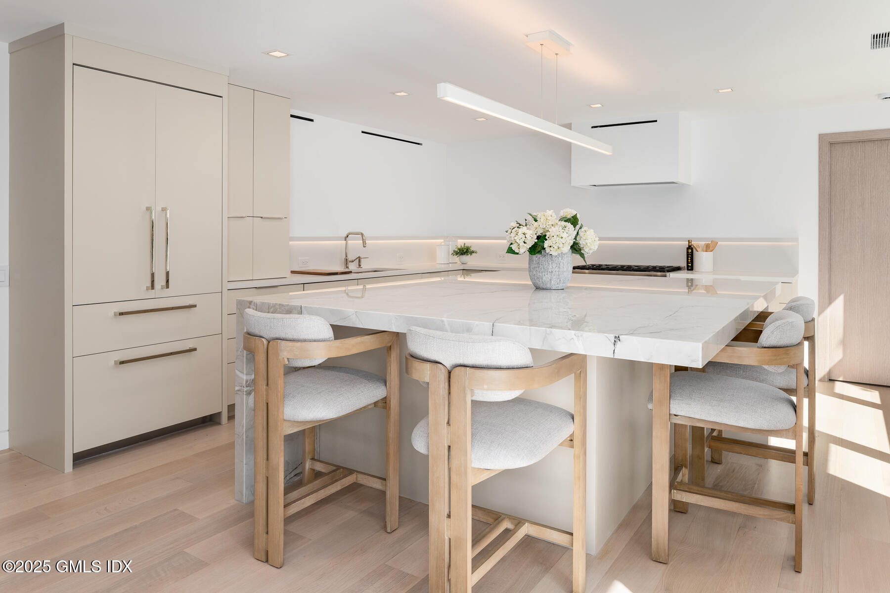 636 Steamboat Road, Unit 3A B & E Greenwich, CT 06830 - Photo 14 of 28 CHEF'S KITCHEN