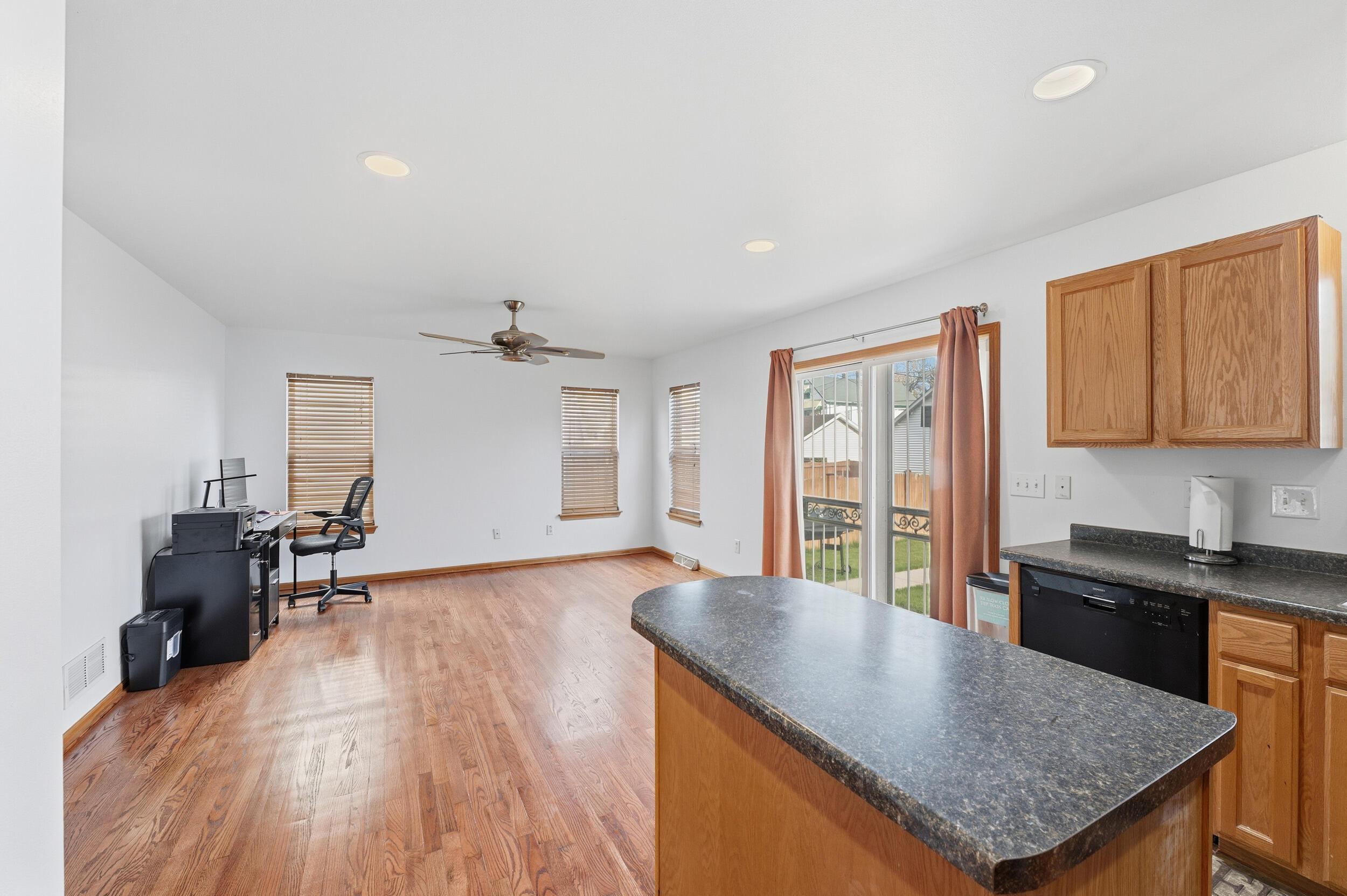 1810 North 19th Street Milwaukee, WI 53205 - Photo 13 of 24 dsc_8640