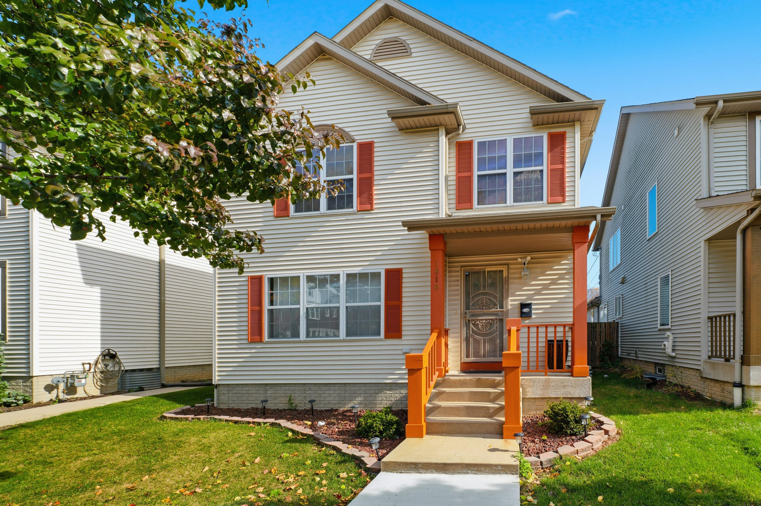 1810 North 19th Street Milwaukee, WI 53205 - Photo 3 of 24 dsc_8589