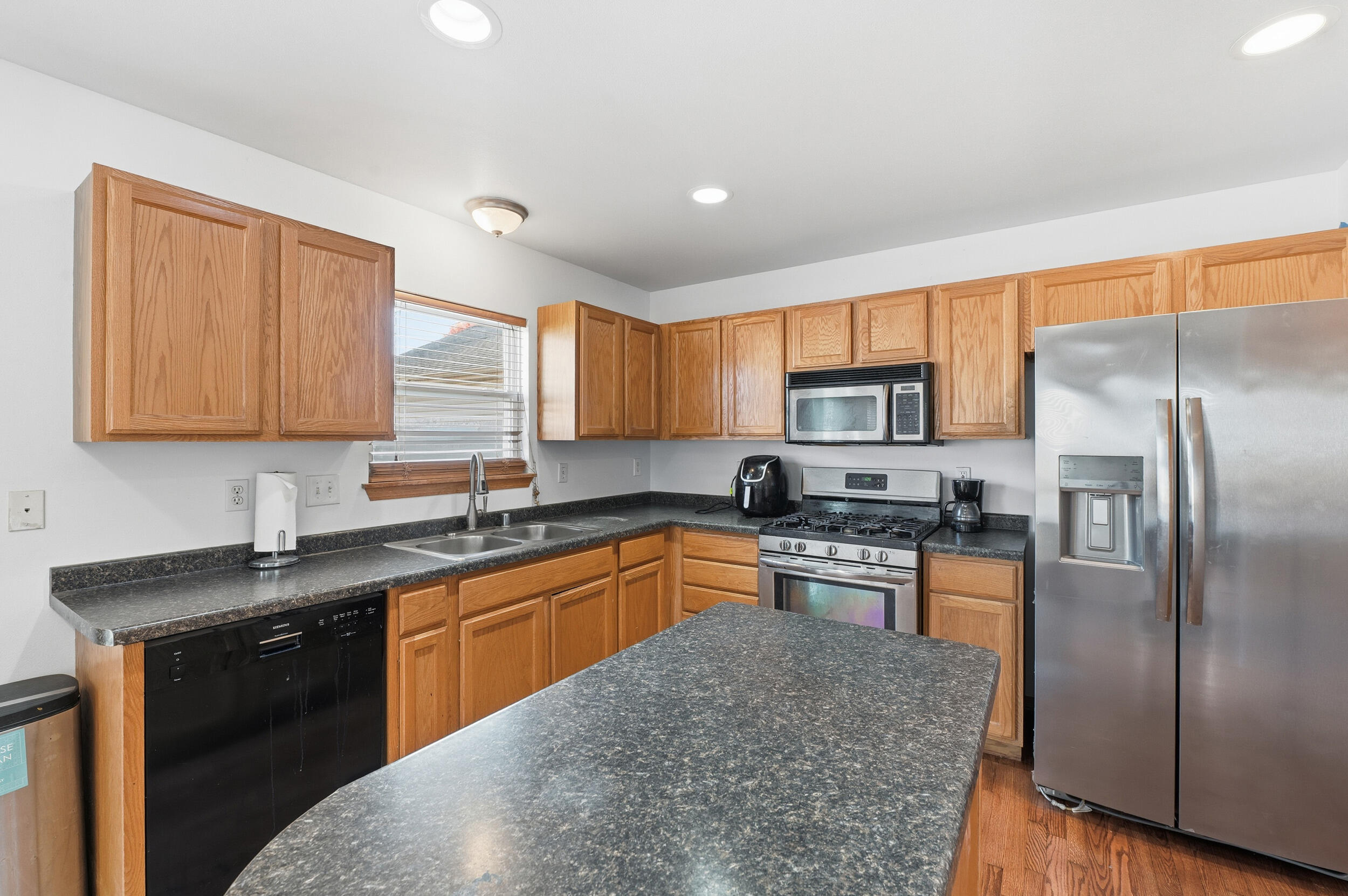 1810 North 19th Street Milwaukee, WI 53205 - Photo 9 of 24 dsc_8620