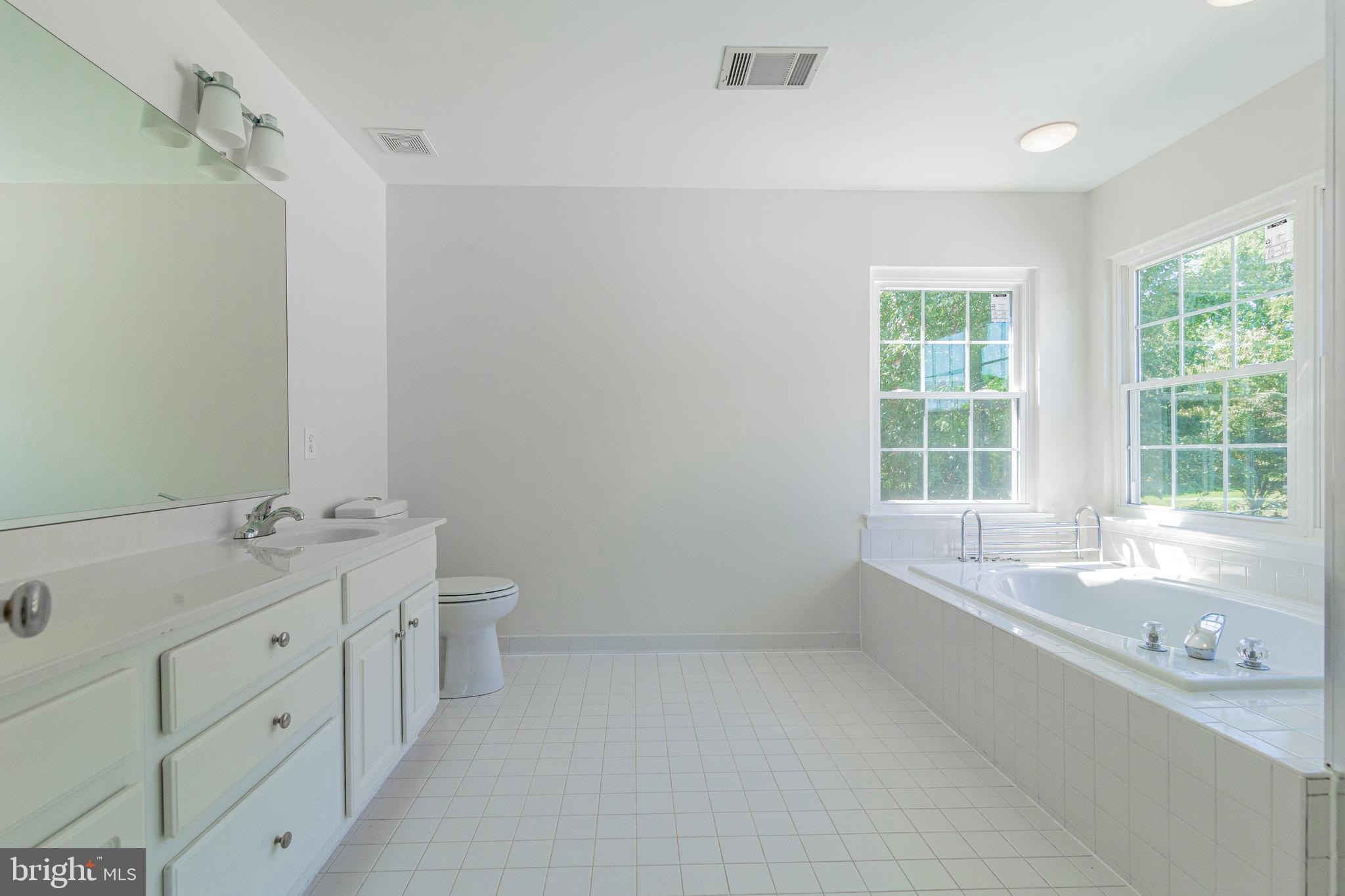 12924 Summit Ridge Terrace Germantown, MD 20874 - Photo 22 of 33 Gallery Image 22