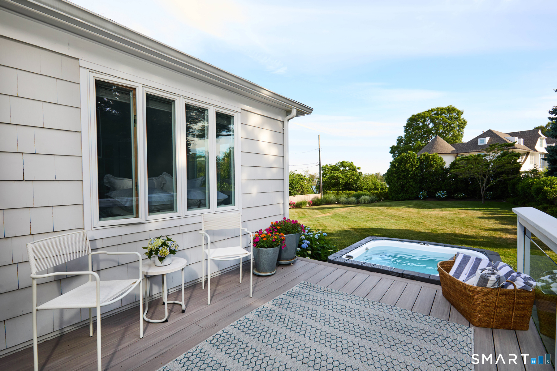16 Harbor Road Westport, CT 06880 - Photo 15 of 36 a view of a chairs and table in the terrace