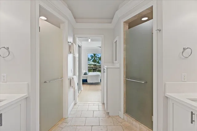 a en suite bathroom with a shower