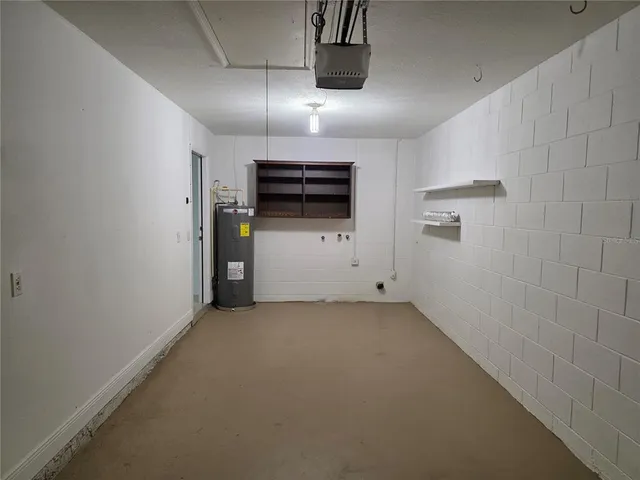 a view of empty room with an empty space