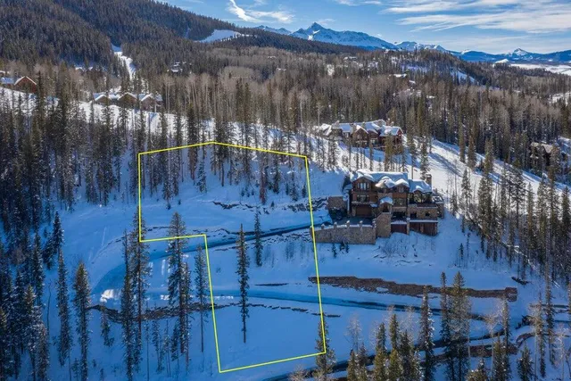 a view of a city with lots of residential buildings