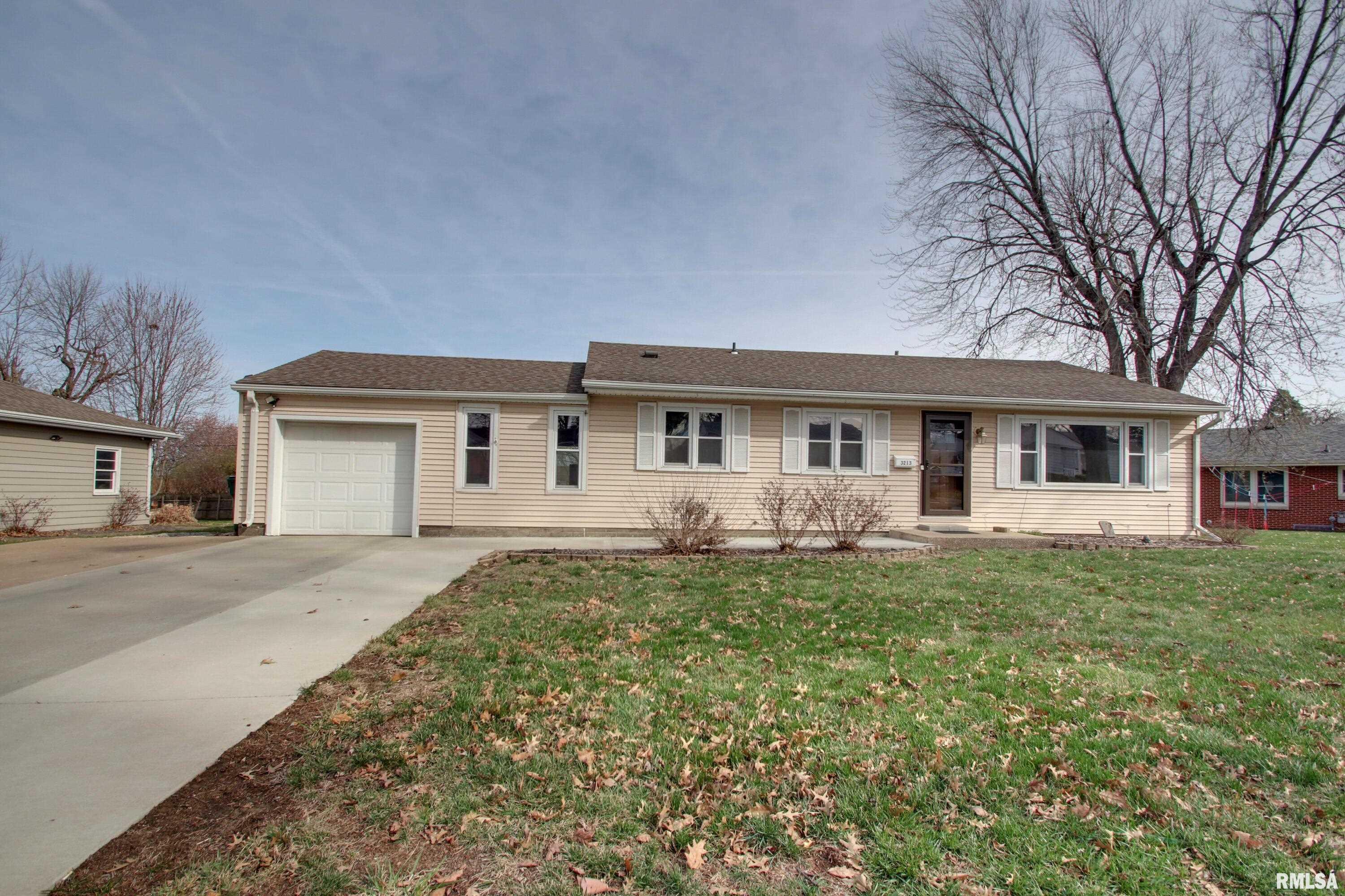 3213 Lawrence Road Quincy, IL 62301 - Photo 1 of 20 Gallery Image 1