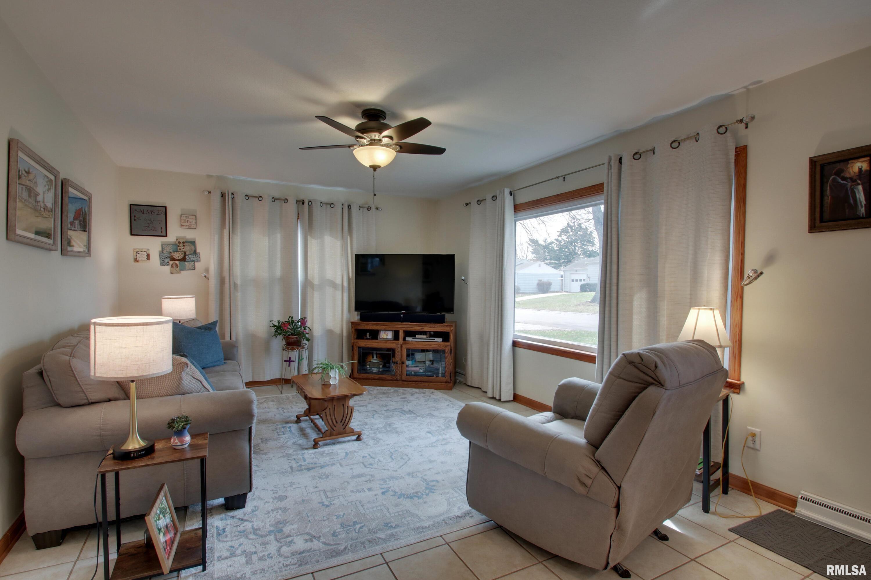3213 Lawrence Road Quincy, IL 62301 - Photo 2 of 20 Gallery Image 2