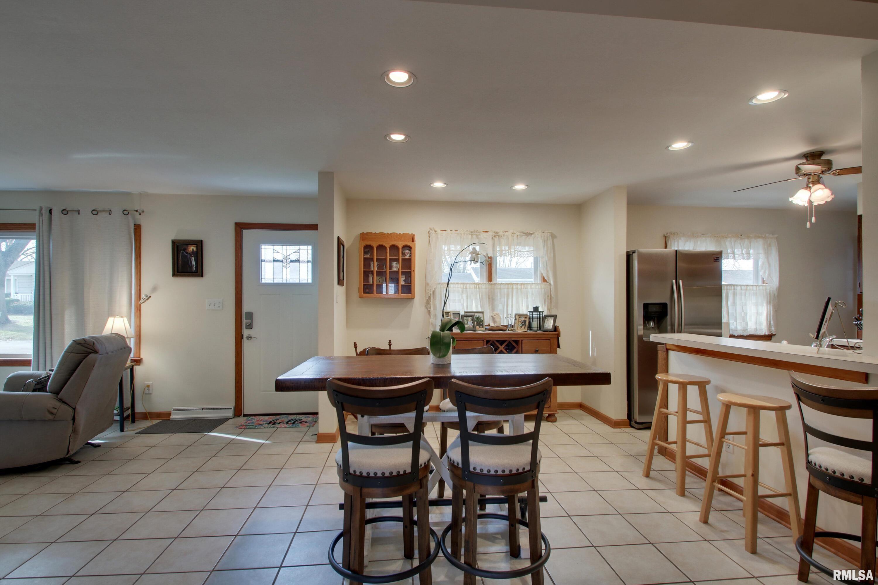 3213 Lawrence Road Quincy, IL 62301 - Photo 5 of 20 Gallery Image 5