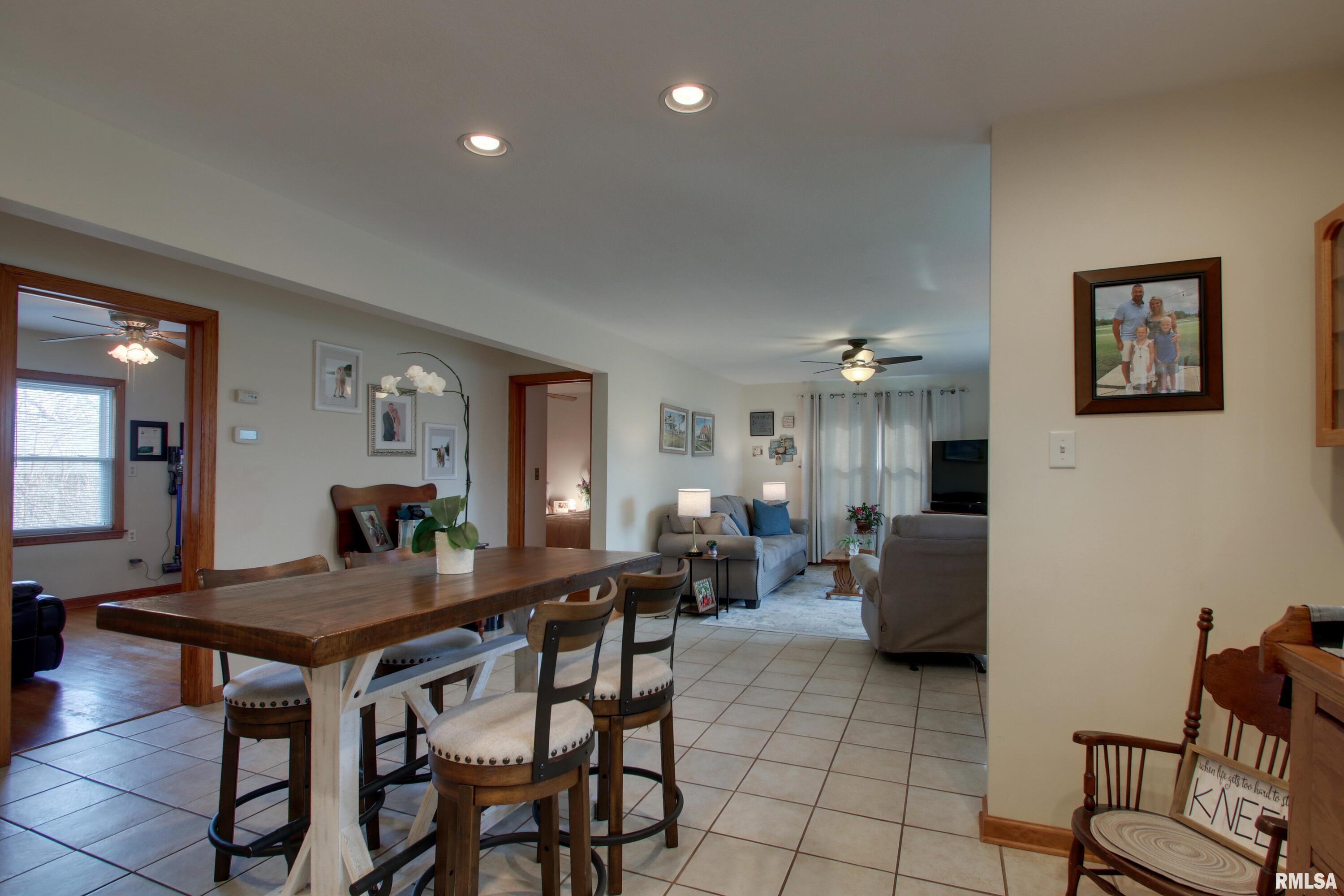 3213 Lawrence Road Quincy, IL 62301 - Photo 6 of 20 Gallery Image 6
