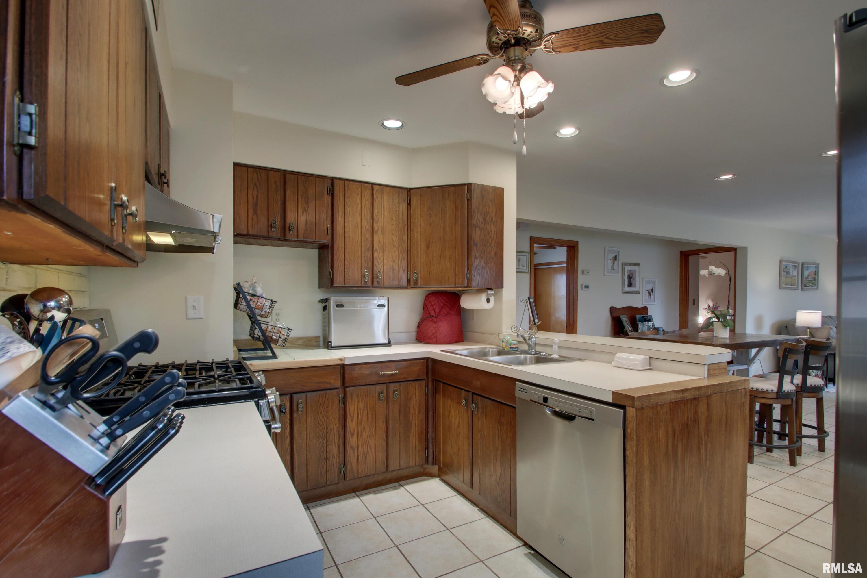 3213 Lawrence Road Quincy, IL 62301 - Photo 7 of 20 Gallery Image 7