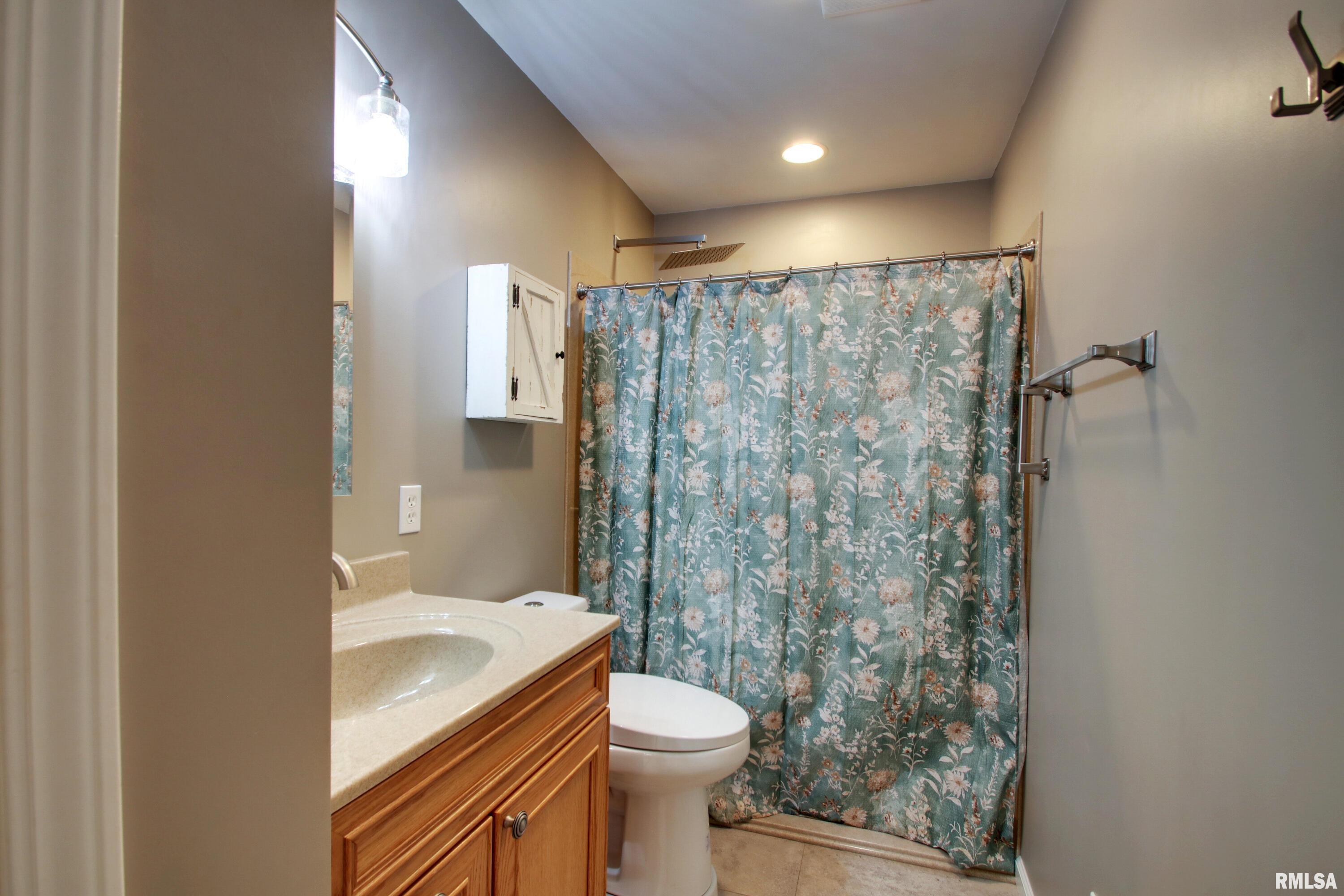3213 Lawrence Road Quincy, IL 62301 - Photo 10 of 20 Gallery Image 10