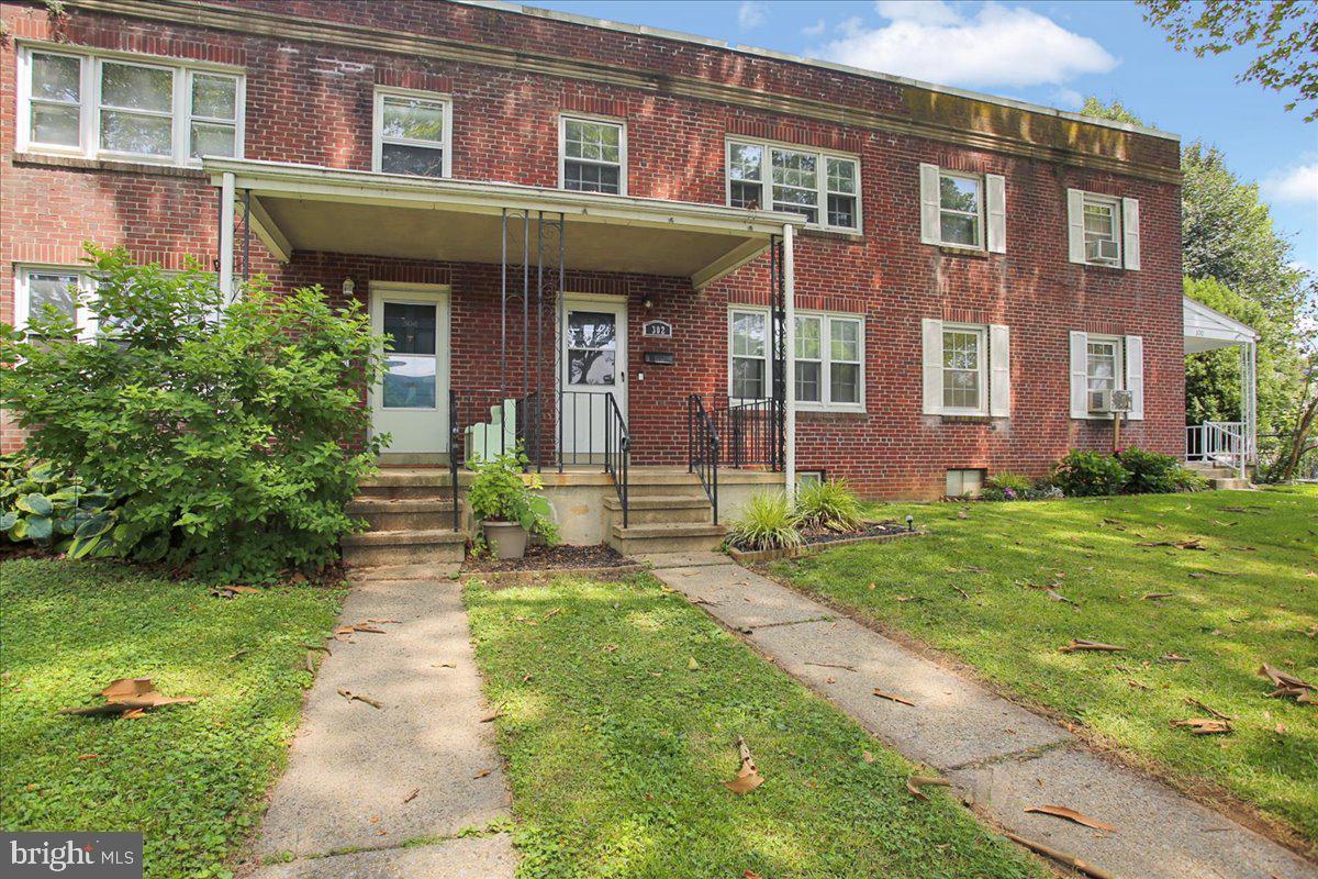 302 Sycamore Road Reading, PA 19611 - Photo 3 of 29 Gallery Image 3