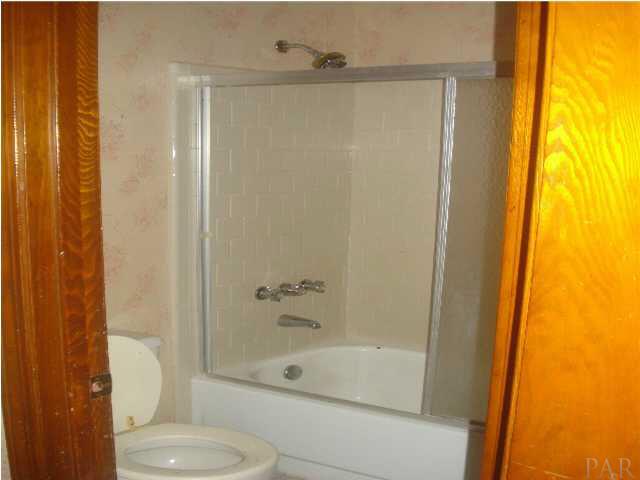 6496 Bellview Pines Road Pensacola, FL 32526 - Photo 11 of 18 Master Bathroom