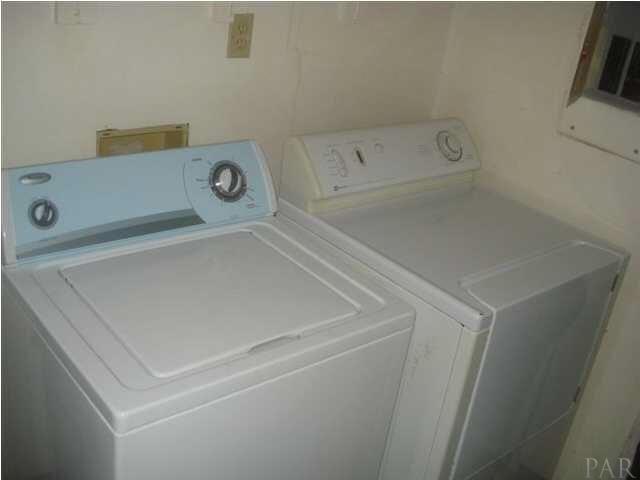 6496 Bellview Pines Road Pensacola, FL 32526 - Photo 13 of 18 Washer and Dryer Convey