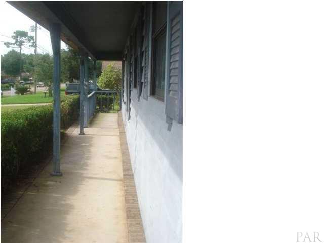 6496 Bellview Pines Road Pensacola, FL 32526 - Photo 3 of 18 Front Porch