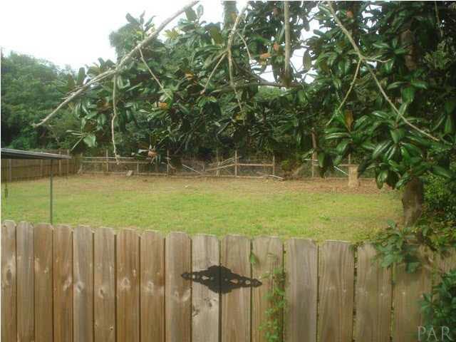 6496 Bellview Pines Road Pensacola, FL 32526 - Photo 5 of 18 Back Yard R