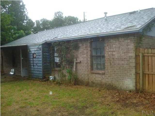 6496 Bellview Pines Road Pensacola, FL 32526 - Photo 7 of 18 Back of house
