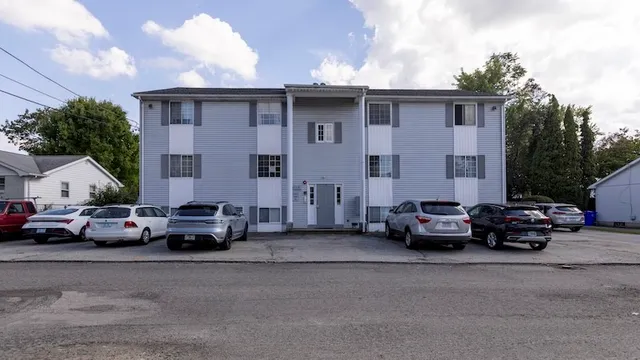 $189,900 | 19 Warren Avenue, Unit 3, North Providence, RI 02911