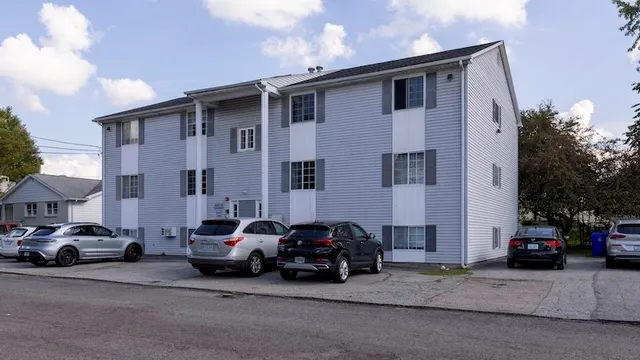 $189,900 | 19 Warren Avenue, Unit 3, North Providence, RI 02911