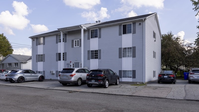 19 Warren Avenue, Unit 3 North Providence, RI 02911 - Photo 2 of 10