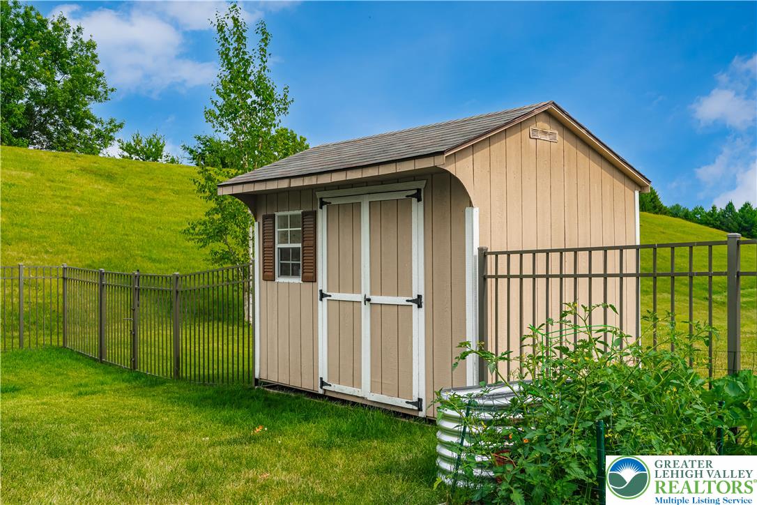 5332 Seip Road Bethlehem, PA 18017 - Photo 33 of 39